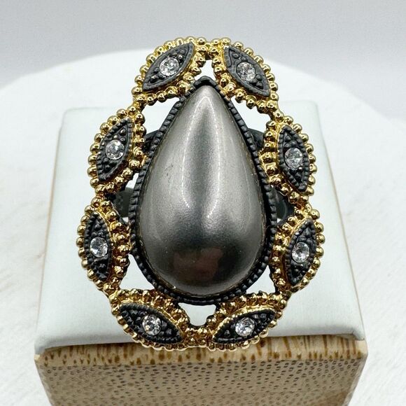 Monet COCKTAIL RING Gray Teardrop  Faux Pearl Two tone Gold Gun Metal size 7.5 - Picture 1 of 15